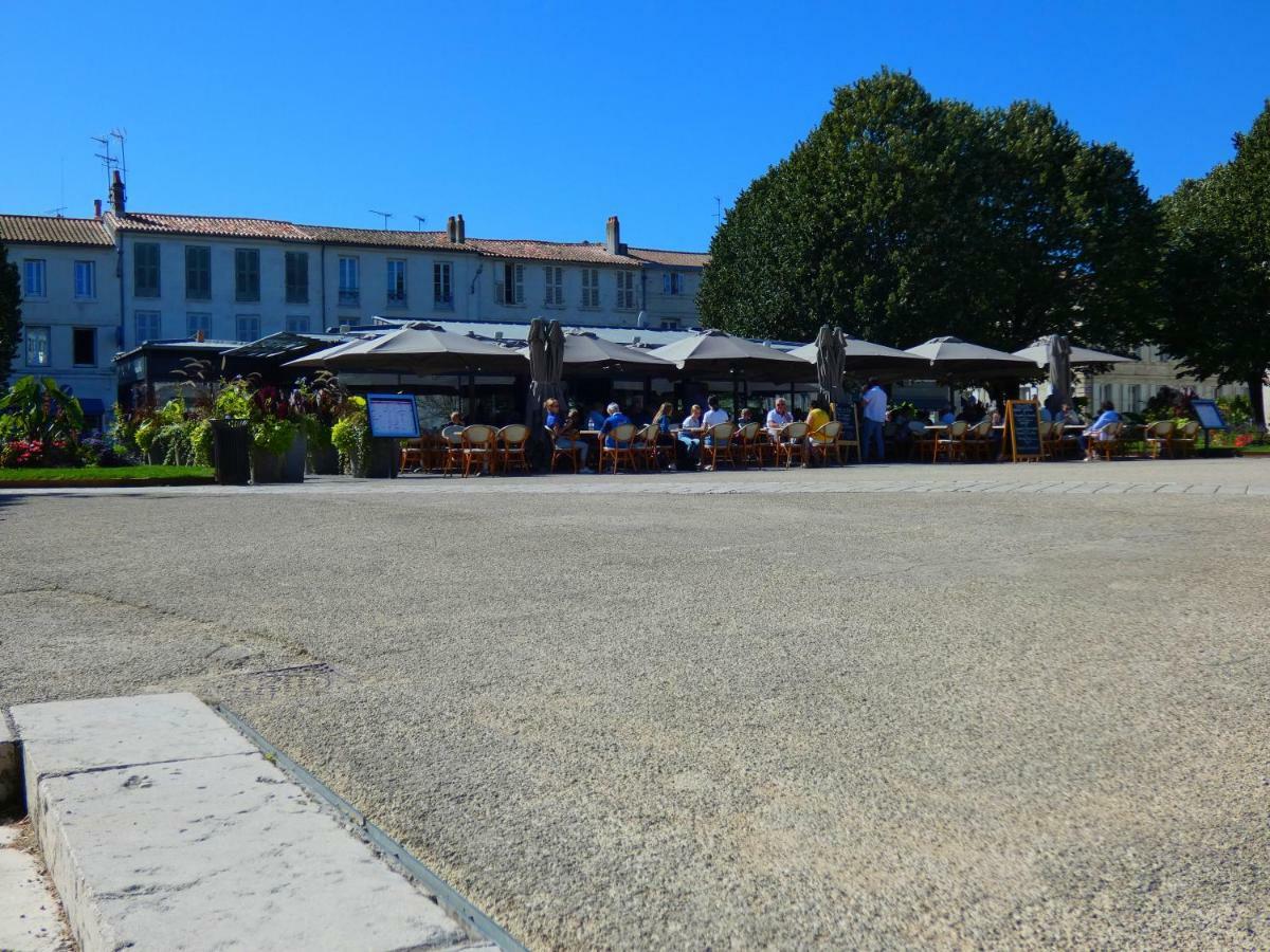 Tout Confort - Lumineux - Centre Ville Et Proche Commerces Rochefort  Bagian luar foto